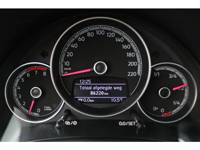 Volkswagen up! 1.0 BMT move up! 2021 Benzine 4