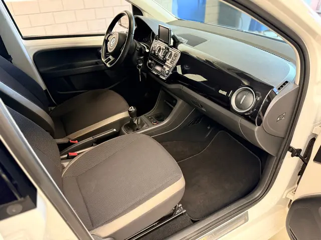 Volkswagen up! 1.0 high up! BlueMotion 2014 Benzine 11