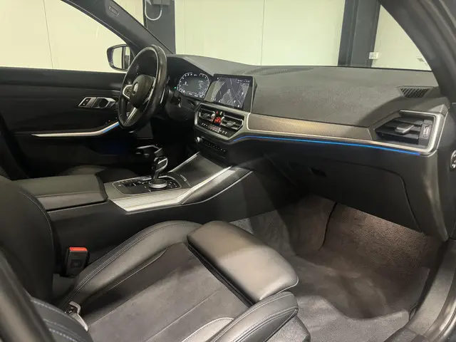 BMW 3 Serie Touring 330e M-Sport 2021 Hybride Benzine 12