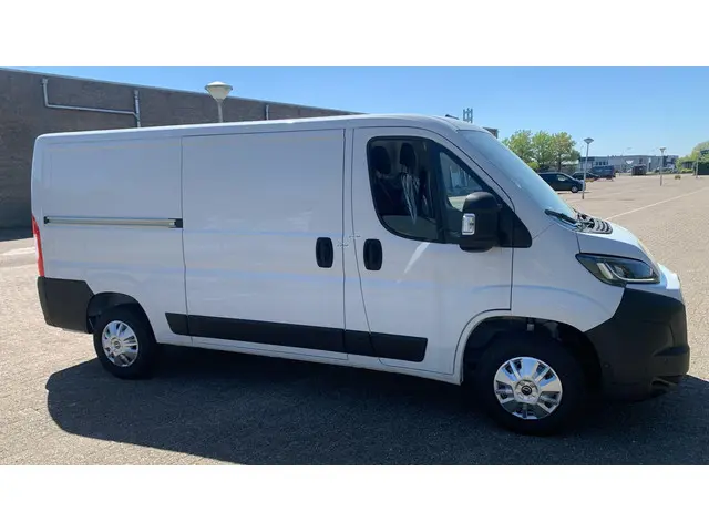 Opel Movano 2.2D 120 S&S L2H1 3.0t 2024 Diesel 4