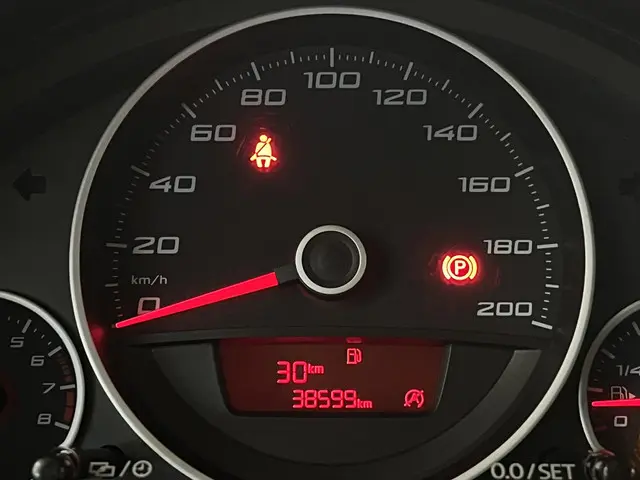 SEAT Mii 1.0 Sport Connect 2016 Benzine 4