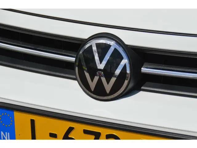 Volkswagen Polo 1.0 TSI Highline Business R 2021 Benzine 21