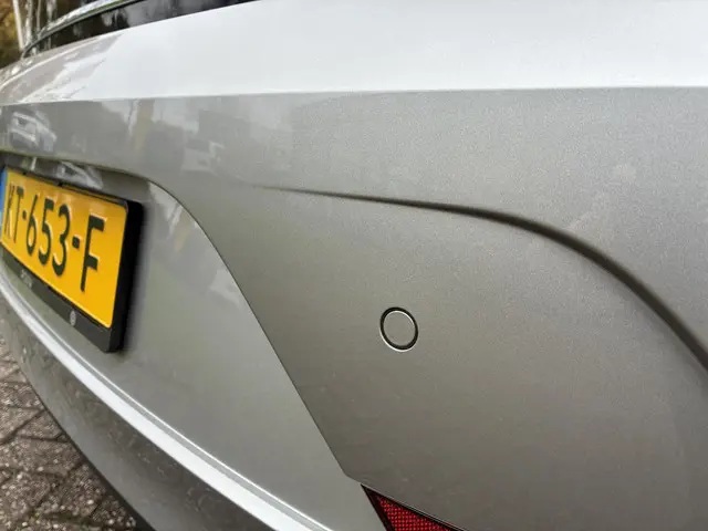 Volkswagen up! 1.0 BMT high up! 2016 Benzine 24