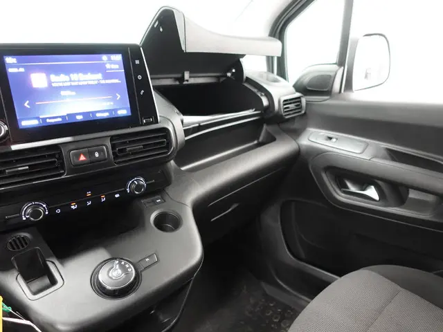Opel Combo 130pk L1 2023 Diesel 25