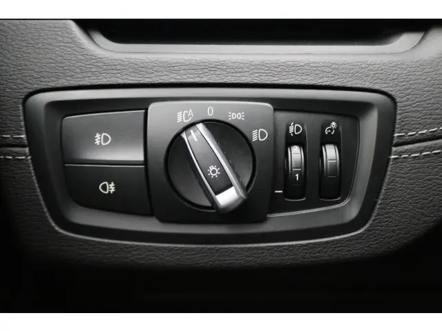 BMW X1 sDrive18i High Executive 2021 Benzine 31