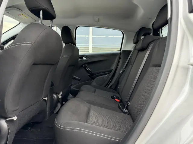 Peugeot 208 1.2 PureTech Blue Lion 2018 Benzine 10