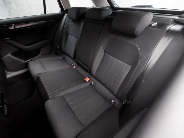 Škoda Superb Combi 1.5 TSI ACT Sport Deluxe 2020 Benzine 16