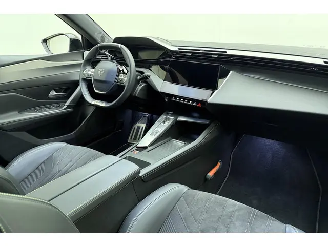 Peugeot 308 1.2T GT 2023 Benzine 17