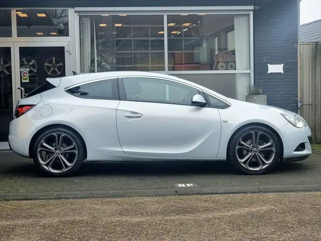 Opel Astra GTC 1.4 Turbo Sport 2012 Benzine 6