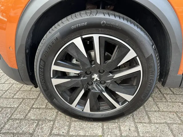 Peugeot 2008 1.2 Turbo 130 PK GT 2022 Benzine 48