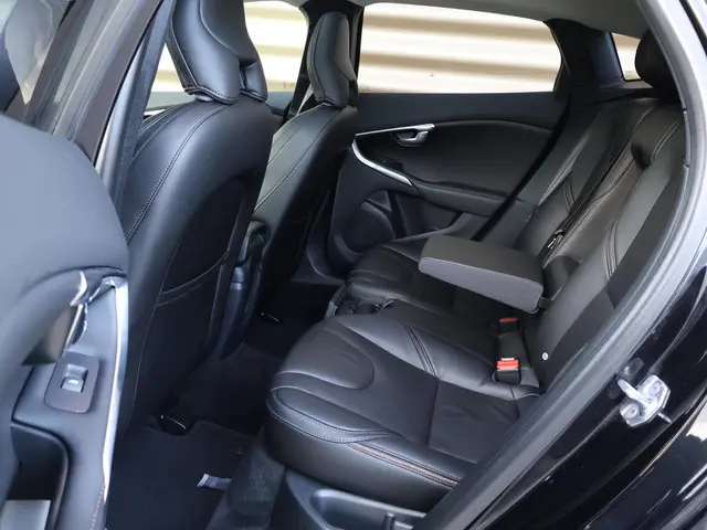 Volvo V40 Cross Country T3 Polar+ Luxury 2019 Benzine 16