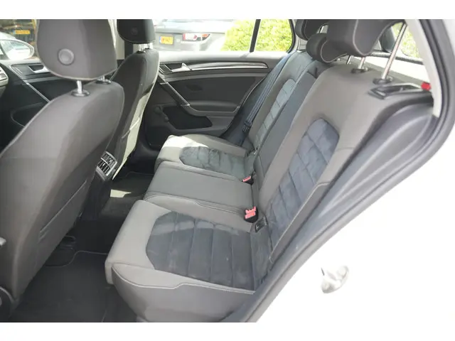 Volkswagen Golf 1.2 TSI Highline 2013 Benzine 14