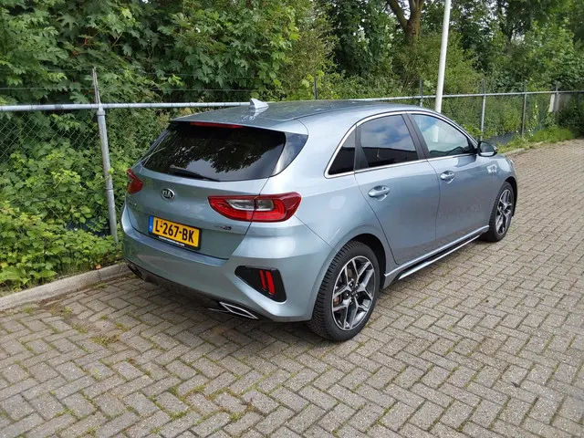 Kia Ceed 1.0 T-GDi GT-Line Edition 2021 Benzine 2