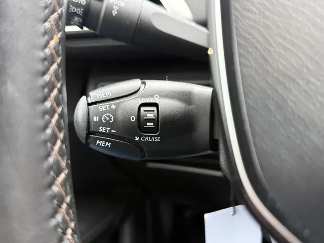 Peugeot 3008 1.2 PureTech GT Line 2017 Benzine 31