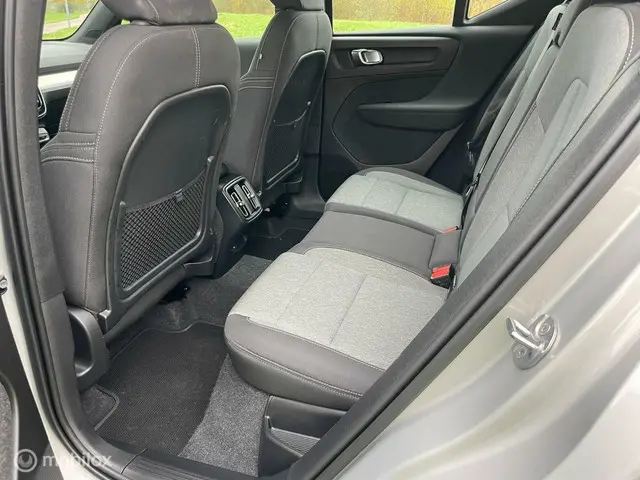 Volvo XC40 automaat Plus dark 2024 Benzine 7