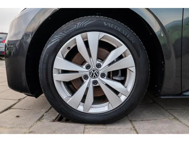 Volkswagen ID.3 First 58 kWh 2020 Elektrisch 9