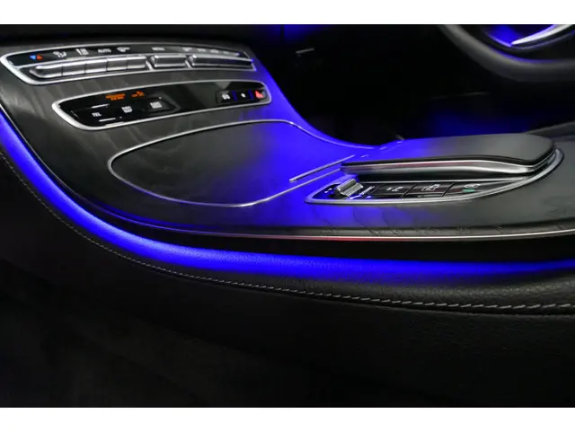 Mercedes-Benz E-Klasse 200 AMG Line 2020 Benzine 8