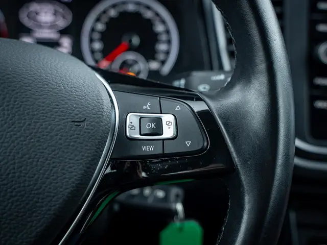 Volkswagen T-Roc 1.0 TSI T-Roc 2021 Benzine 38