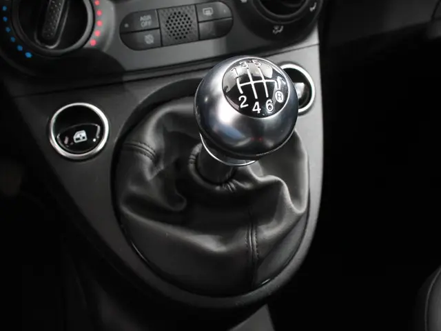 Fiat 500 1.0 Hybrid Connect 2022 Benzine 18