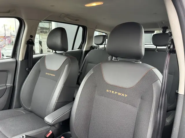 Dacia Logan MCV TCe 90 Stepway 2018 Benzine 12