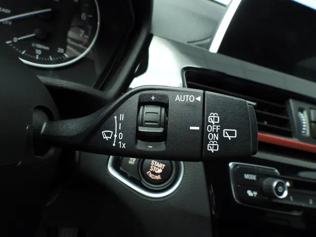 BMW X1 sDrive18i High Executive 2017 Benzine 32