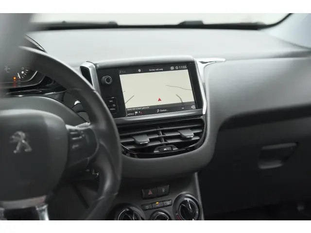 Peugeot 208 PureTech 82 Signature 2018 Benzine 46