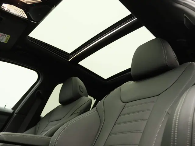 BMW 3 Serie Touring 320e 2024 Hybride Benzine 22