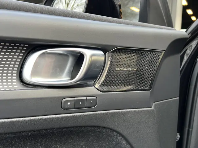 Volvo XC40 Recharge P8 AWD R-Design 2020 Elektrisch 36