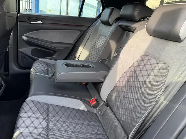 Volkswagen Golf 1.5 eTSI R-Line 2022 Benzine 39