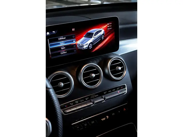 Mercedes-Benz GLC Coupé 200 4MATIC 2019 Hybride Benzine 21