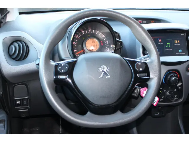 Peugeot 108 1.0 e-VTi Active 2020 Benzine 18