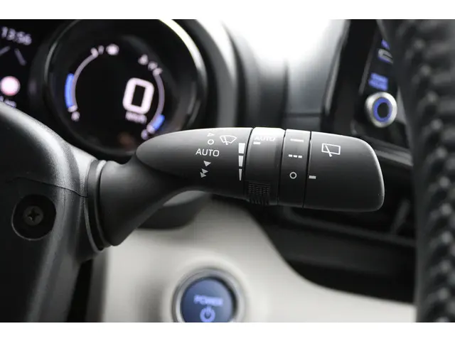 Toyota Yaris 1.5 Hybrid Executive 2020 Hybride Benzine 31