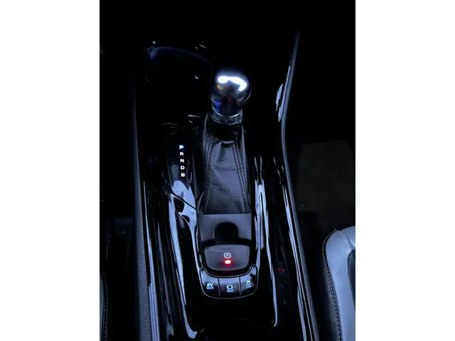 Toyota C-HR 1.8 Hybrid Style 2018 Hybride Benzine 14