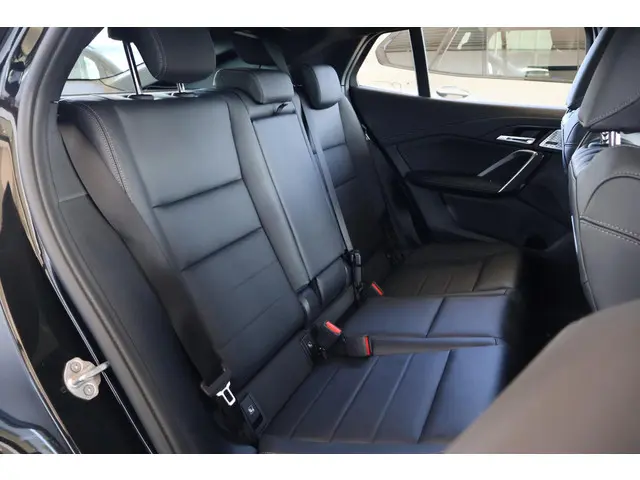 BMW iX2 xDrive30 2024 Elektrisch 10