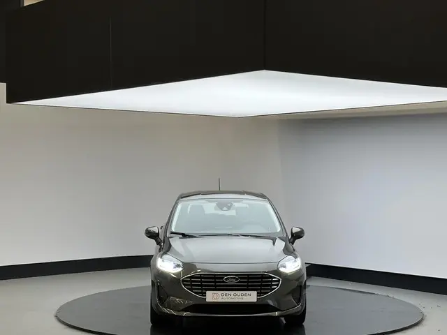 Ford Fiesta 1.0 EcoBoost Hybrid Titanium 2023 Benzine 8