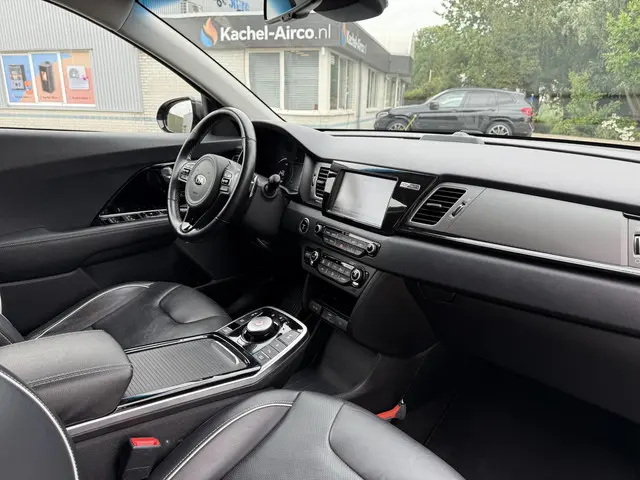 Kia e-Niro ExecutiveLine 64 kWh 2020 Elektrisch 13