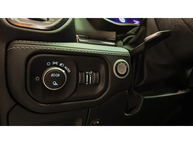 Dodge Ram 1500 5.7 V8 4x4 Limited 2024 LPG/Gas 15