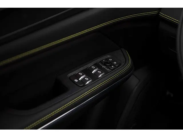 Lynk & Co 01 1.5 More 2025 Hybride Benzine 23