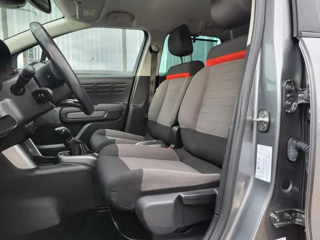 Citroën C3 Aircross 1.2 PureTech S&S Shine 2018 Benzine 14