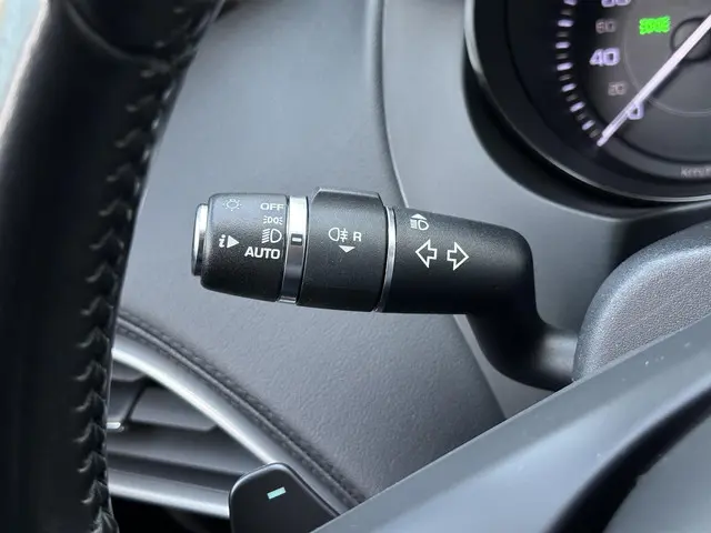 Jaguar XE 2.0 Portfolio 2015 Benzine 41