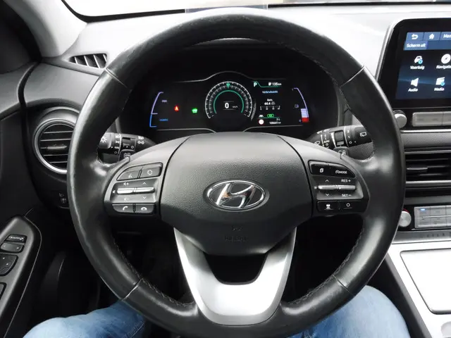 Hyundai Kona EV Premium 64 kWh SOH 98% 2020 Elektrisch 23