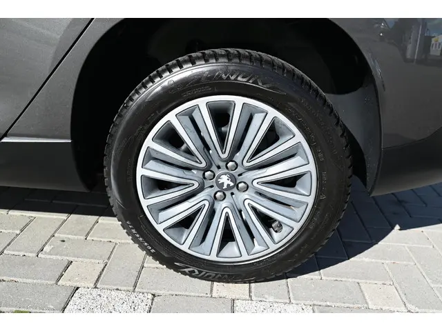 Peugeot 2008 1.2 PureTech Signature 2019 Benzine 11