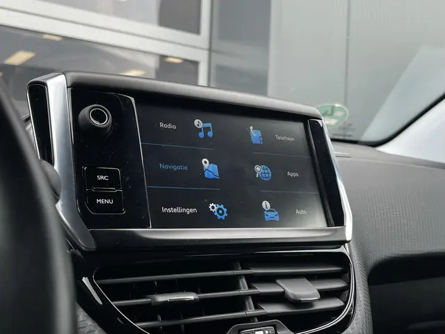 Peugeot 2008 1.2 PureTech Allure 2018 Benzine 19