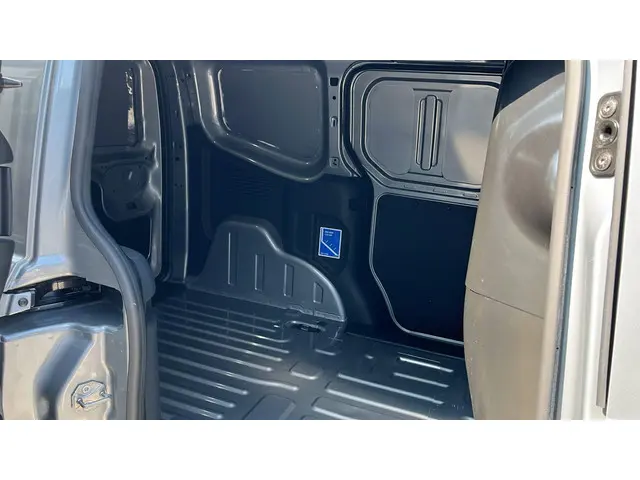 Ford Transit Courier 1.5 EcoBlue Active 2024 Diesel 34
