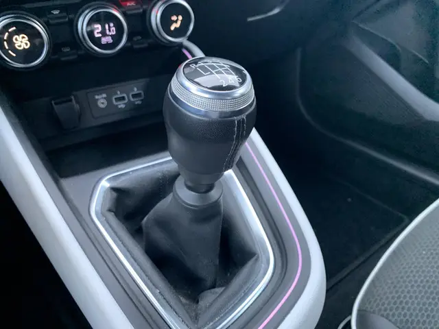 Renault Clio 1.0 TCe Intens 2021 Benzine 21