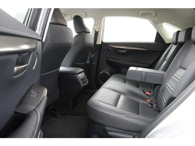 Lexus NX 300h AWD 25th Edition 2014 Hybride Benzine 34