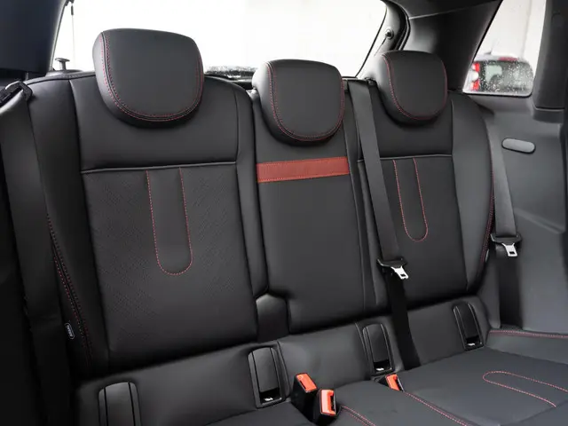 MINI 5-Deurs S 2025 Benzine 10