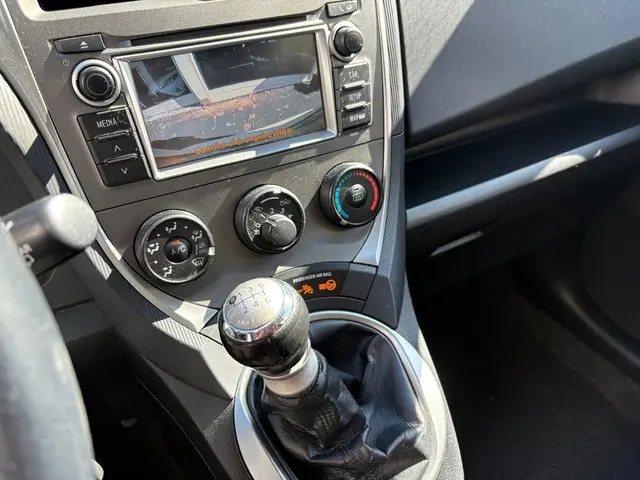 Toyota Verso-S 1.3 VVT-i Aspiration 2012 Benzine 10
