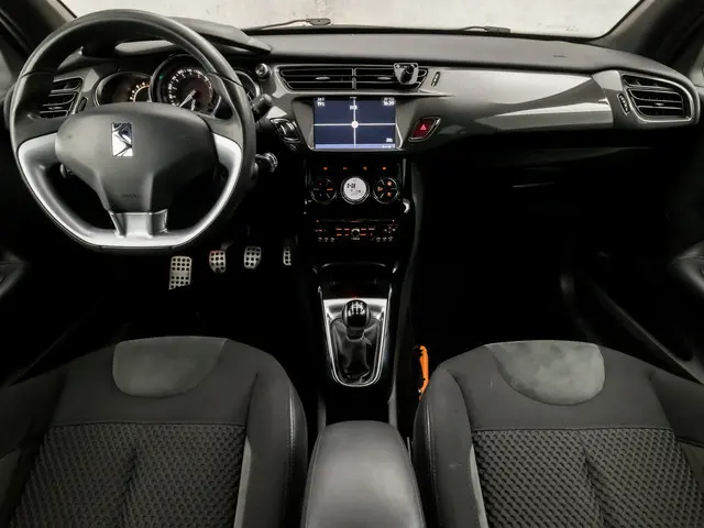DS DS 3 1.2 VTi So Chic 2014 Benzine 6