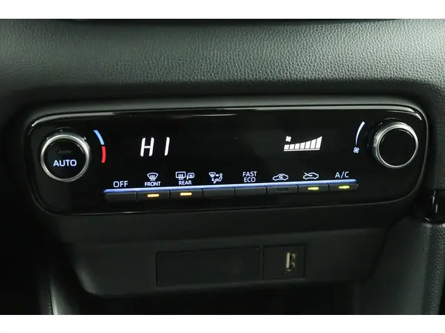 Toyota Yaris 1.5 Hybrid Dynamic 2022 Hybride Benzine 7